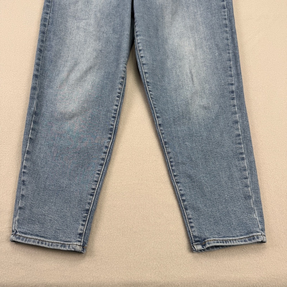 Levi's Silver Tab Mom‎ Jeans Women's Size 32x27 High-Rise Tapered Blue Denim - Picture 2 of 16
